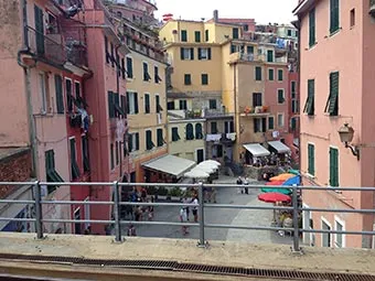 cliquez ici pour agrandir Vue de la station de Vernazza (deux ans après le déluge), Italia